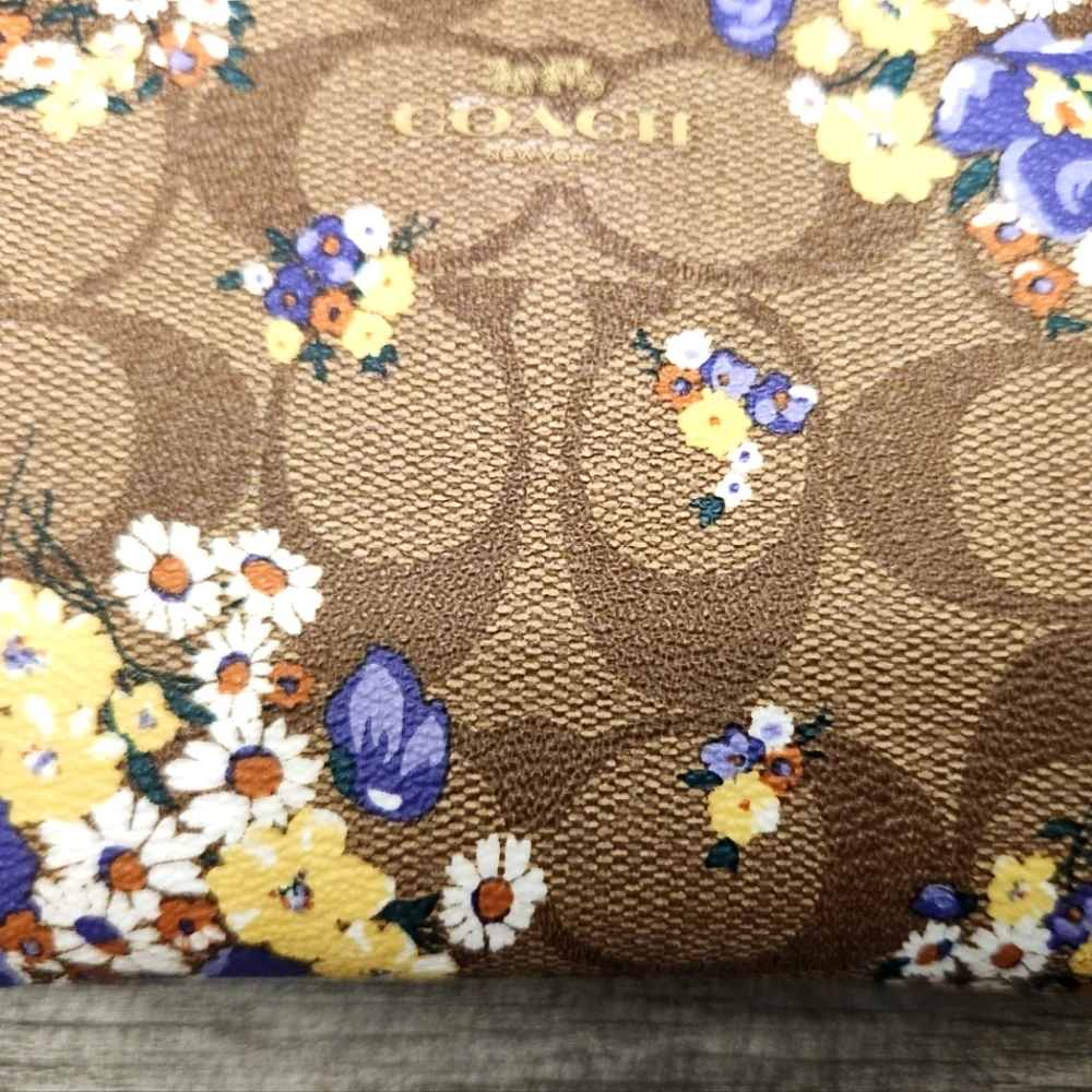 Coach Corner Zip Wristlet Floral Medley Bouqet - Purple & Yellow *FAST SHIPPING* - Picture 7 of 7